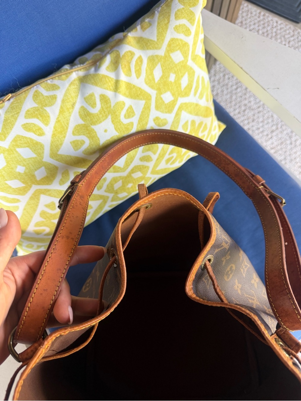AUTHENTIC VINTAGE LOUIS VUITTON NOÉ BUCKET BAG — MONOGRAM— MADE IN FRANCE — 1989 - Picture 3 of 14